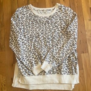 EUC leopard lightweight sweatshirt!